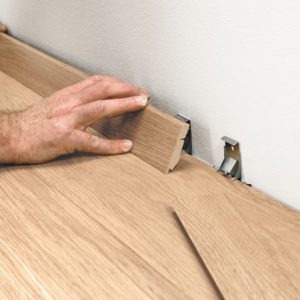 clips instalación rodapiés Quick Step Valencia clips instalación rodapiés Quick Step Valencia